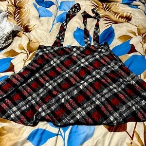 Skirt red and black size M